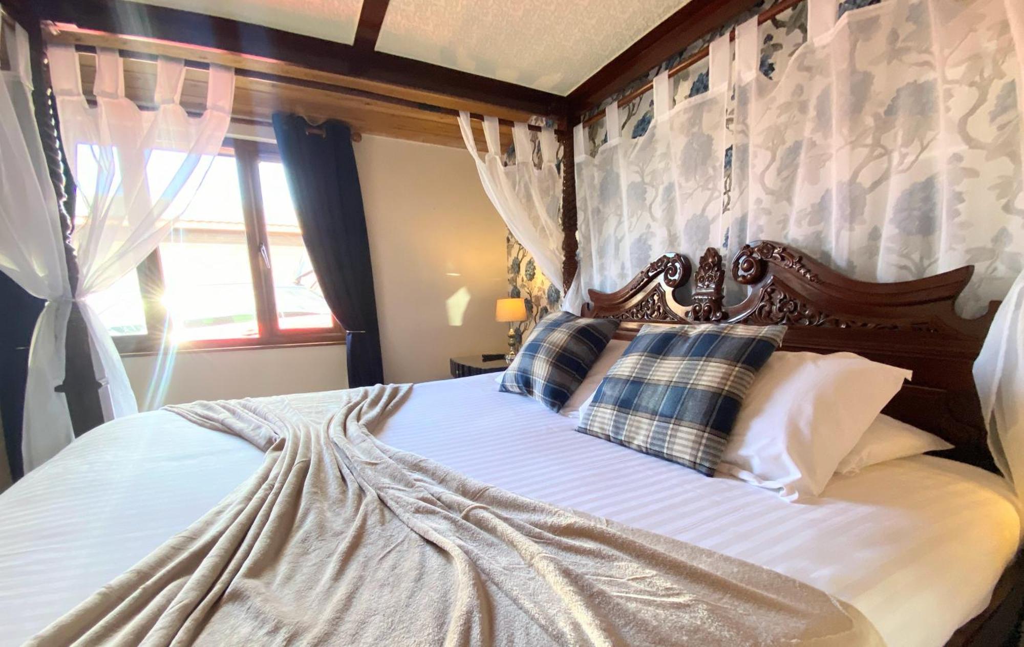 Lomond 5 With Private Hot Tub - Fife - Loch Leven - Lomond Hills - Pet Friendly Vila Kelty Exterior foto
