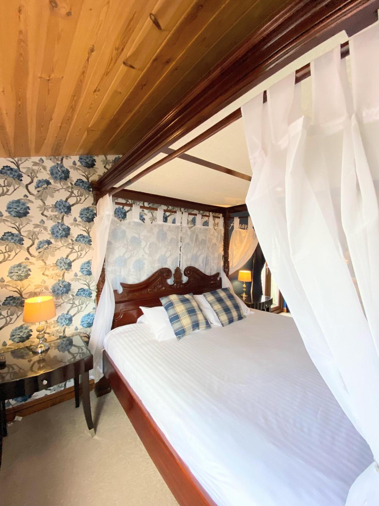 Lomond 5 With Private Hot Tub - Fife - Loch Leven - Lomond Hills - Pet Friendly Vila Kelty Exterior foto