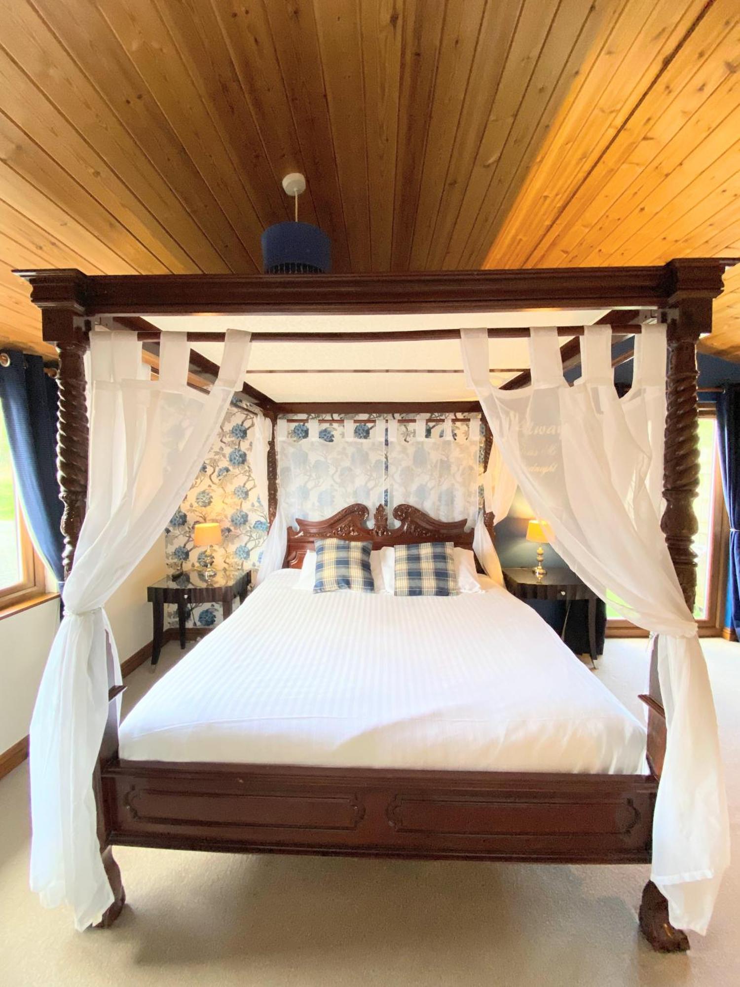 Lomond 5 With Private Hot Tub - Fife - Loch Leven - Lomond Hills - Pet Friendly Vila Kelty Exterior foto
