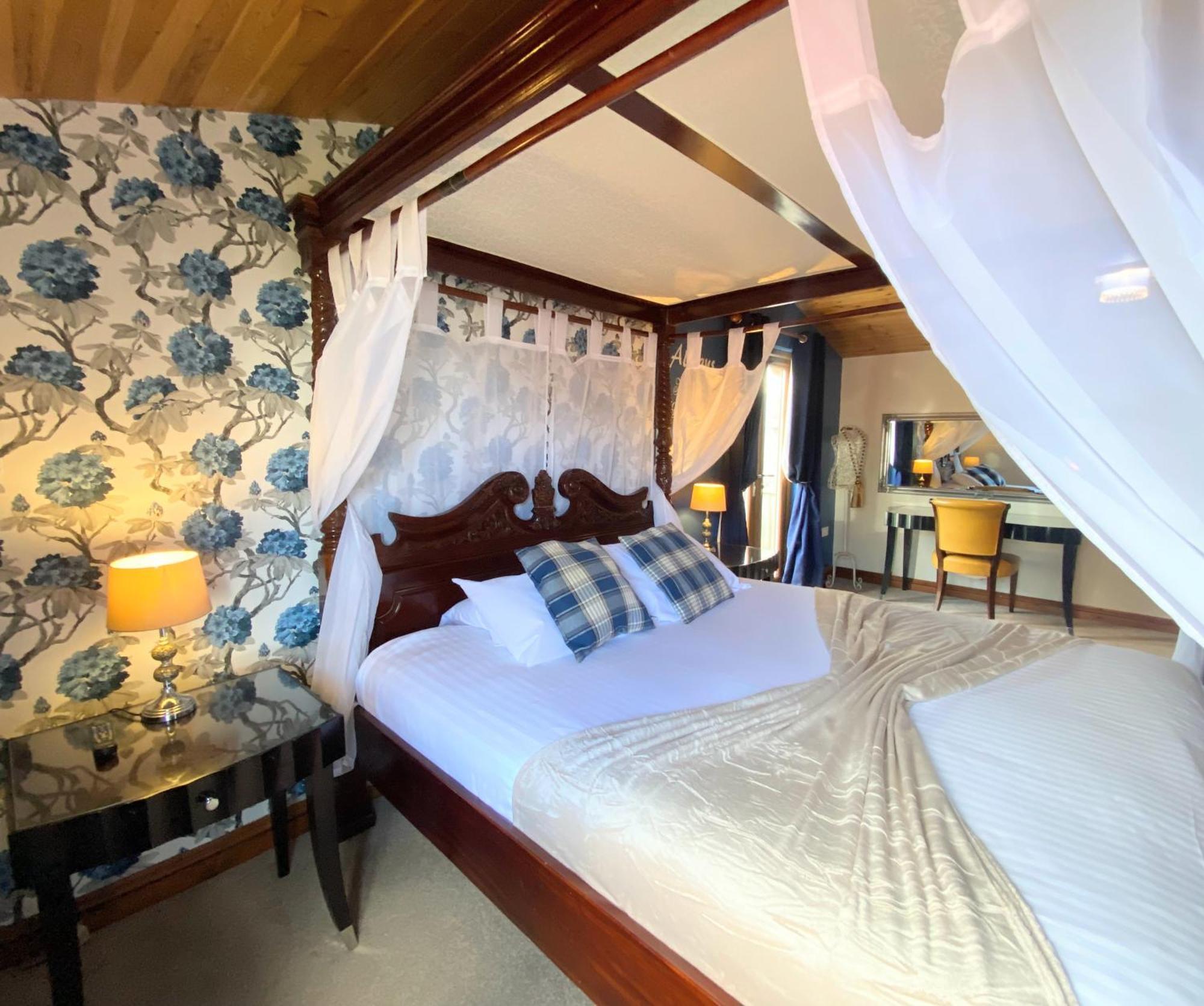 Lomond 5 With Private Hot Tub - Fife - Loch Leven - Lomond Hills - Pet Friendly Vila Kelty Exterior foto