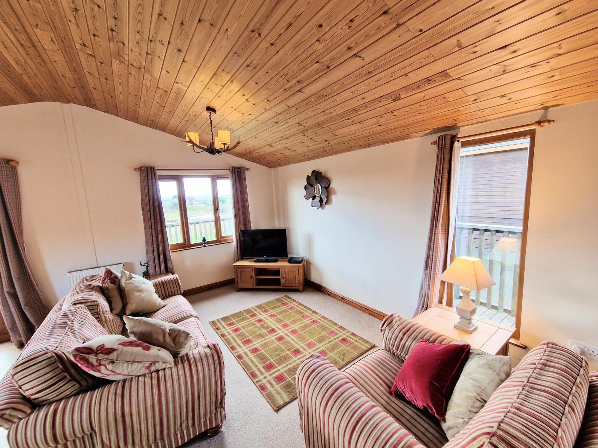 Lomond 5 With Private Hot Tub - Fife - Loch Leven - Lomond Hills - Pet Friendly Vila Kelty Exterior foto